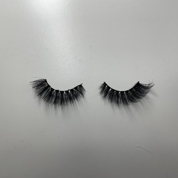 Baddie Faux Mink Reusable False Eyelashes - Picture 3 of 4
